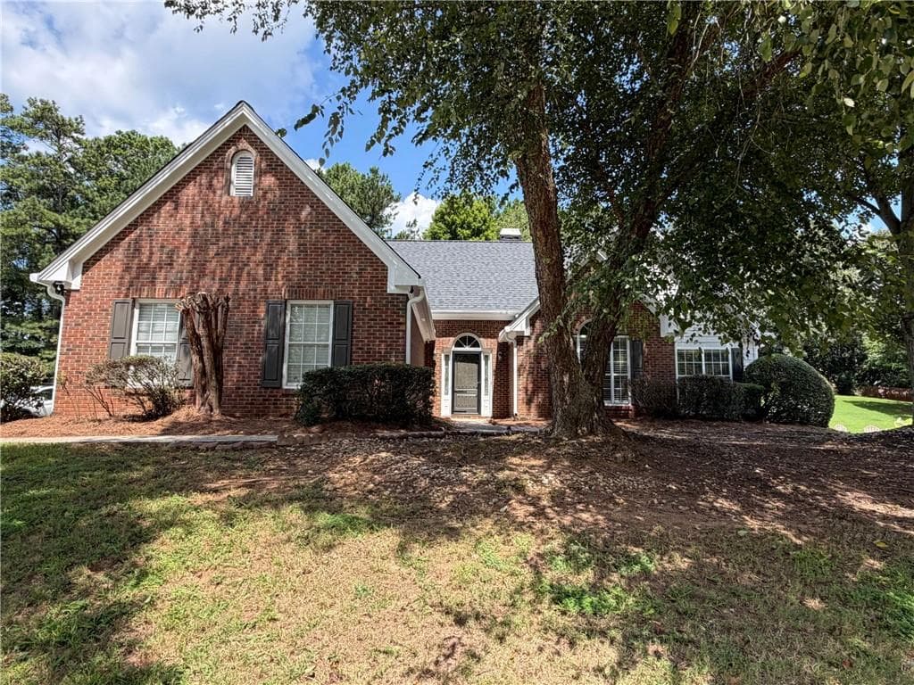 3 bedroom, 2 bathroom, 2,035 sq ft single family residence under contract at 3870 Cherry Ridge Walk, Suwanee, GA 30024