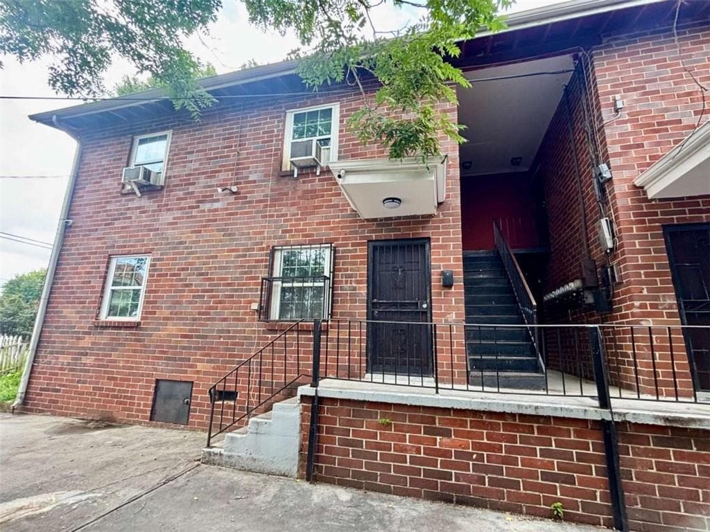 2 bedroom, 1 bathroom, 650 sq ft apartment for rent at 1048 Washington Street 2, Atlanta, GA 30315 for $1,075 a month