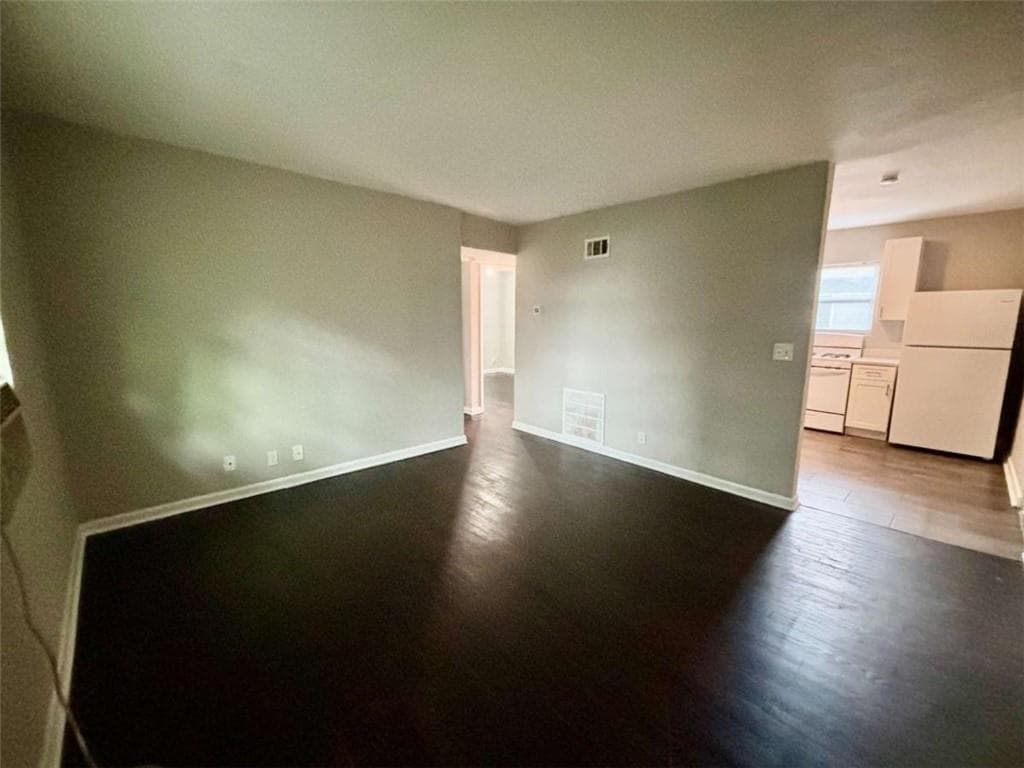 2 bedroom, 1 bathroom, 650 sq ft apartment for rent at 1048 Washington Street 2, Atlanta, GA 30315 for $1,075 a month — photo 3