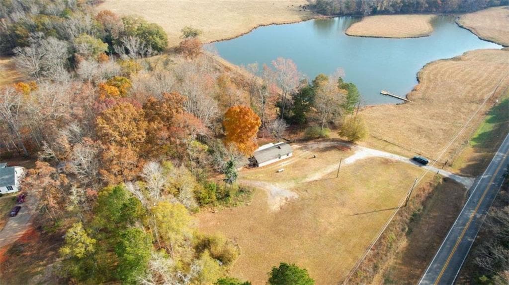 2 bedroom, 1 bathroom, 1,100 sq ft single family residence for sale at 3001 Highway 213, Mansfield, GA 30055 — photo 3