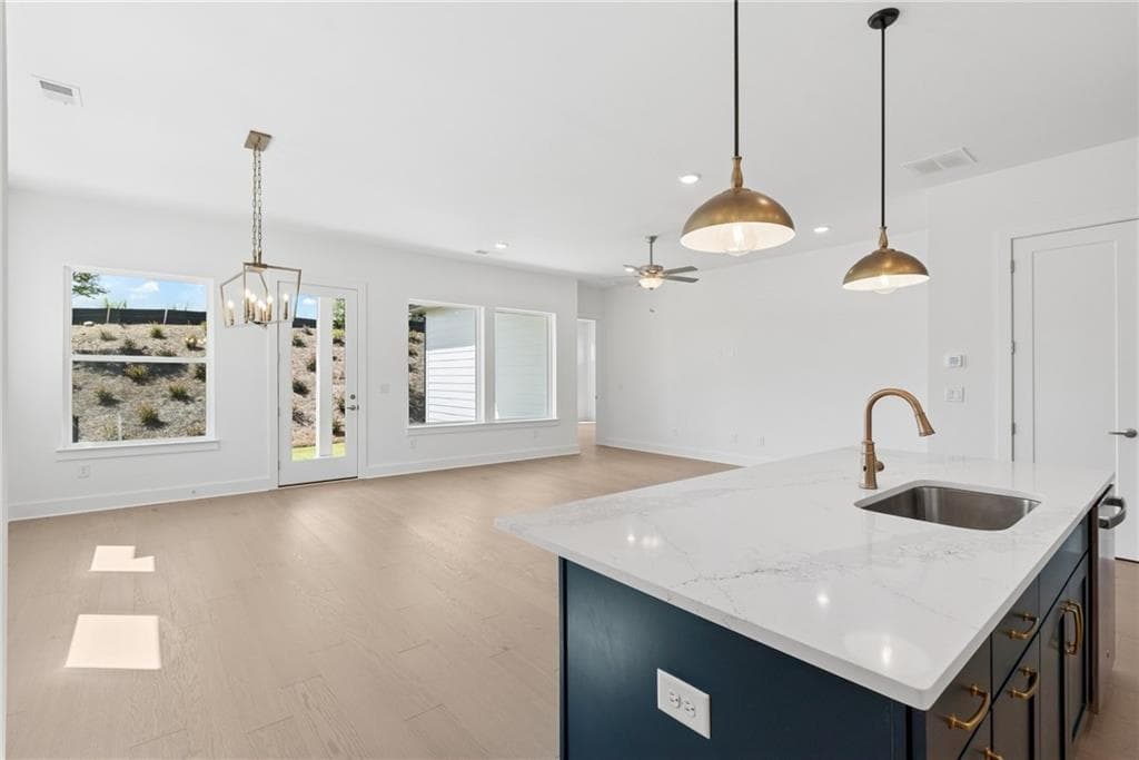 3 bedroom, 2 bathroom, 2,138 sq ft single family residence for sale at 1339 Autumn Lake Drive, Gainesville, GA 30504 — photo 5