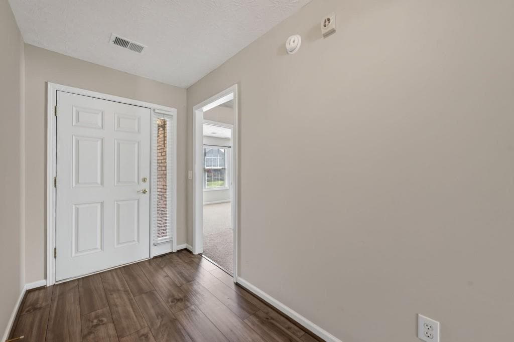 3 bedroom, 2 bathroom, 1,685 sq ft single family residence for sale at 912 Village View Circle, Loganville, GA 30052 — photo 4