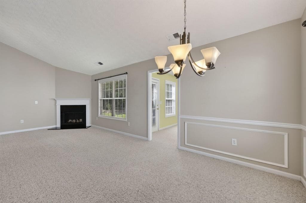 3 bedroom, 2 bathroom, 1,685 sq ft single family residence for sale at 912 Village View Circle, Loganville, GA 30052 — photo 9