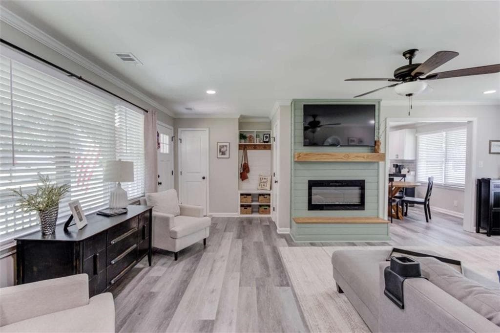4 bedroom, 3 bathroom, 1,854 sq ft single family residence under contract at 900 Alcovy Street, Monroe, GA 30655 — photo 8
