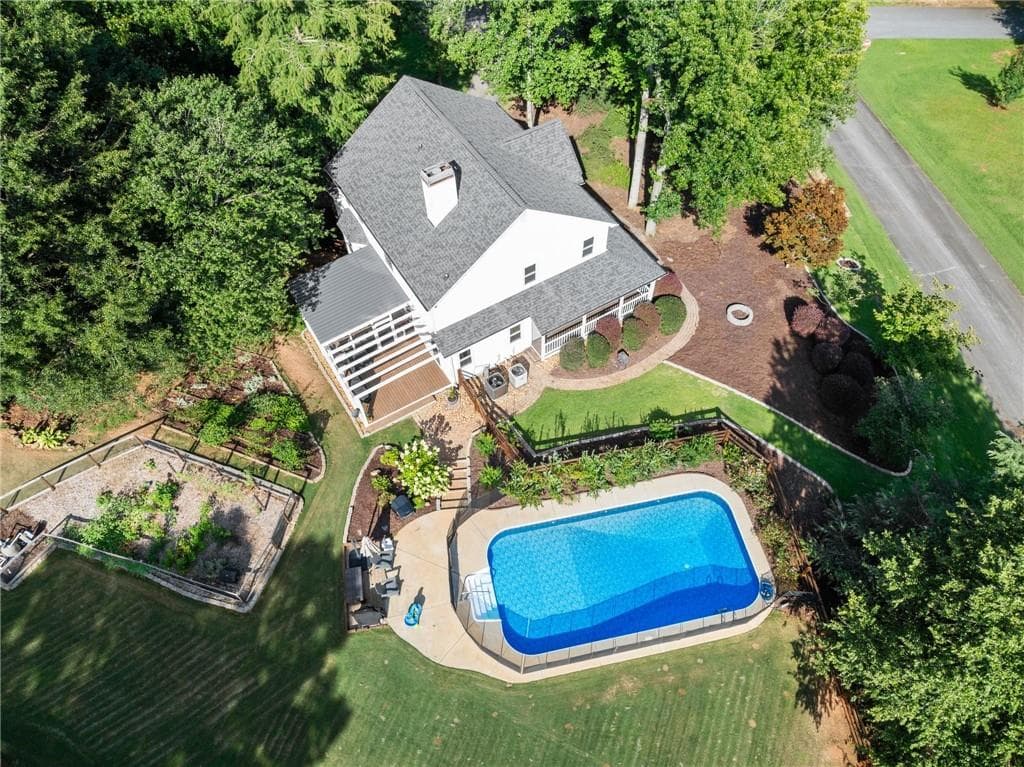 4 bedroom, 4 bathroom, 2,438 sq ft single family residence for sale at 4001 Catawba Ridge, Gainesville, GA 30506 — photo 2