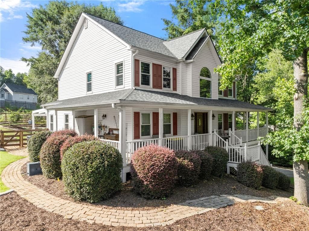 4 bedroom, 4 bathroom, 2,438 sq ft single family residence for sale at 4001 Catawba Ridge, Gainesville, GA 30506 — photo 3