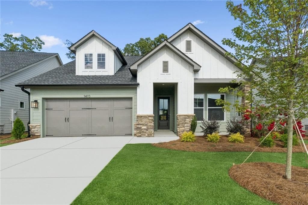 3 bedroom, 3 bathroom, 2,268 sq ft single family residence under contract at 1410 Autumn Lake Drive, Gainesville, GA 30504