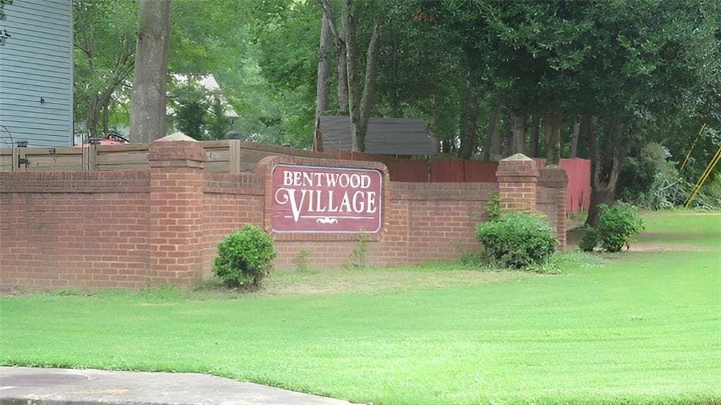 3 bedroom, 2 bathroom, 1,322 sq ft single family residence under contract at 540 Haymarket Court, Riverdale, GA 30296 — photo 3