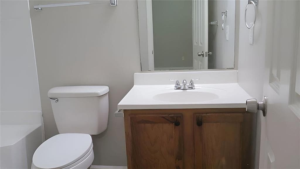 3 bedroom, 2 bathroom, 1,322 sq ft single family residence under contract at 540 Haymarket Court, Riverdale, GA 30296 — photo 7