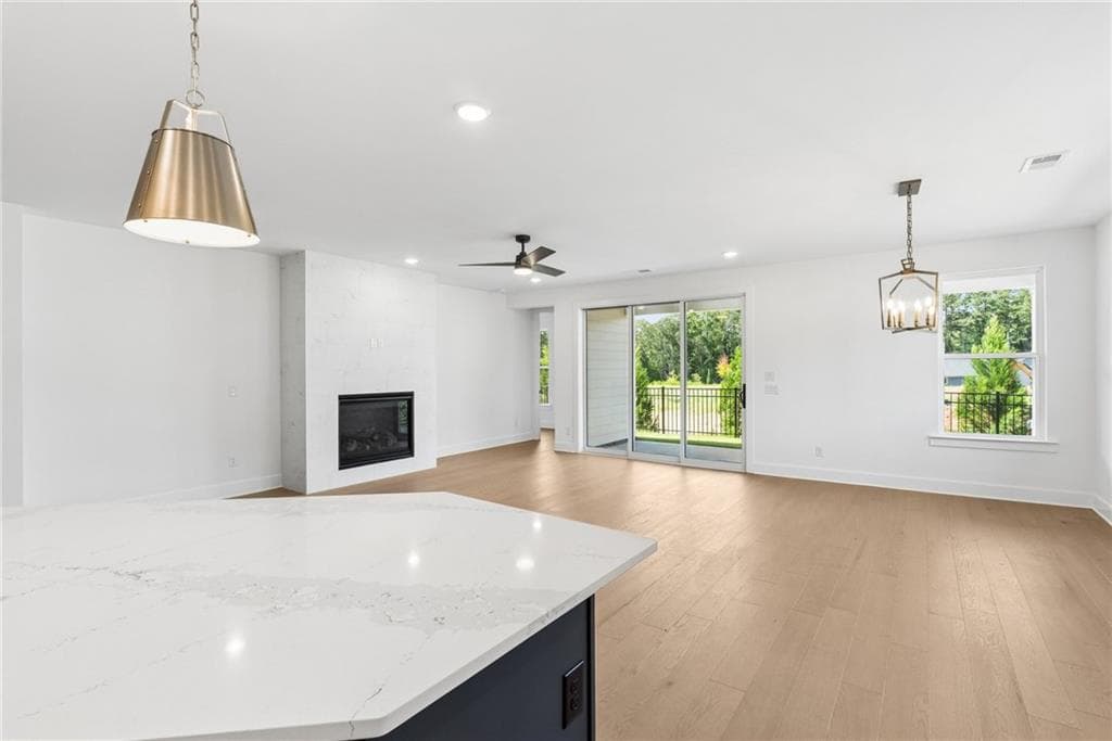 3 bedroom, 2 bathroom, 2,301 sq ft single family residence under contract at 275 Strawberry Lane, Woodstock, GA 30189 — photo 6