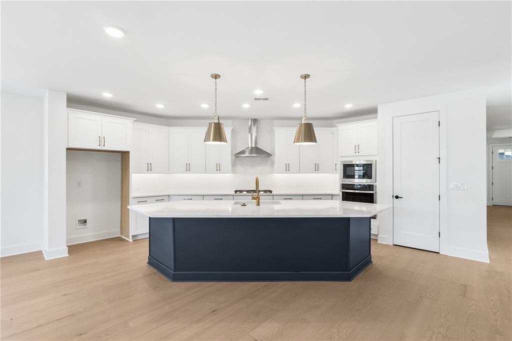 3 bedroom, 2 bathroom, 2,301 sq ft single family residence under contract at 275 Strawberry Lane, Woodstock, GA 30189 — photo 7