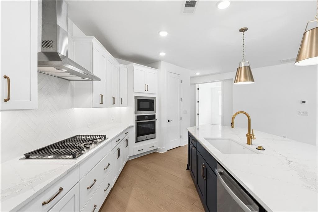 3 bedroom, 2 bathroom, 2,301 sq ft single family residence under contract at 275 Strawberry Lane, Woodstock, GA 30189 — photo 8