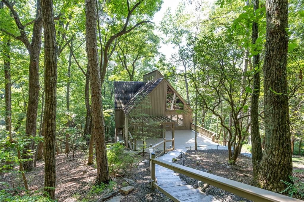 4 bedroom, 3 bathroom, 1,986 sq ft single family residence for sale at 826 Woodland Trace, Jasper, GA 30143