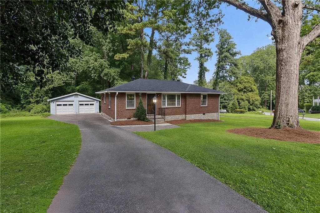 3 bedroom, 1 bathroom, 1,135 sq ft single family residence for sale at 755 Iris Terrace, Decatur, GA 30033 — photo 2