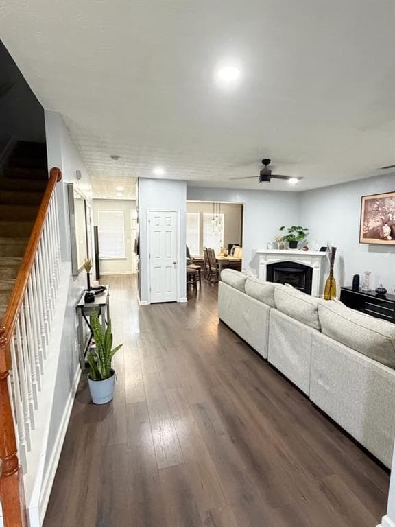 3 bedroom, 3 bathroom, 1,558 sq ft townhouse for sale at 1556 Paramount View Trace, Buford, GA 30518 — photo 2