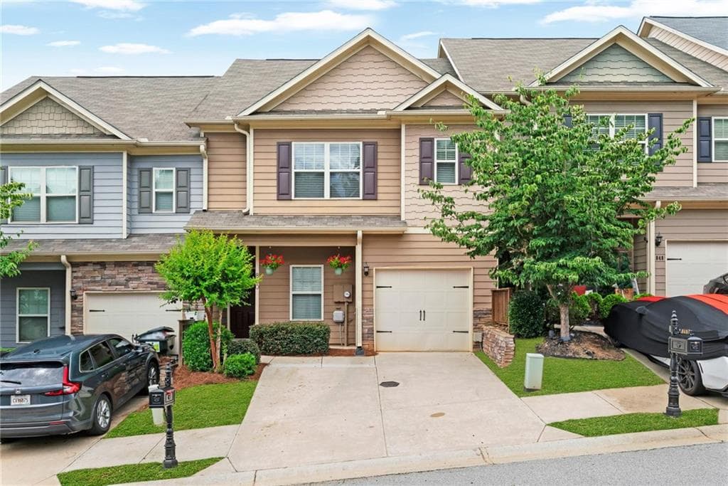3 bedroom, 3 bathroom, 1,635 sq ft townhouse for sale at 850 Ash Street, Canton, GA 30114