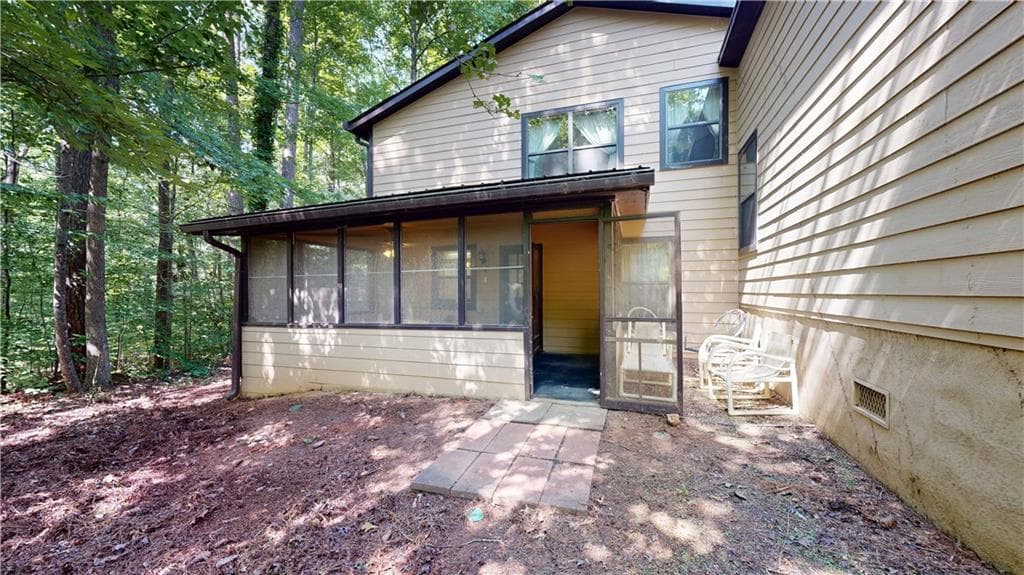 3 bedroom, 2 bathroom, 2,034 sq ft single family residence for sale at 6562 Oakwood Drive, Douglasville, GA 30135 — photo 3