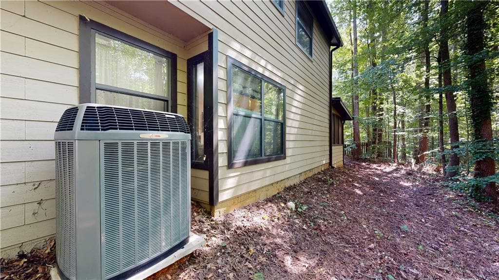 3 bedroom, 2 bathroom, 2,034 sq ft single family residence for sale at 6562 Oakwood Drive, Douglasville, GA 30135 — photo 4