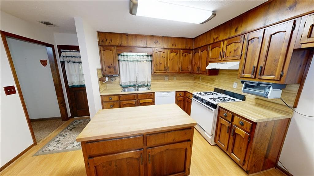 3 bedroom, 2 bathroom, 2,034 sq ft single family residence for sale at 6562 Oakwood Drive, Douglasville, GA 30135 — photo 10