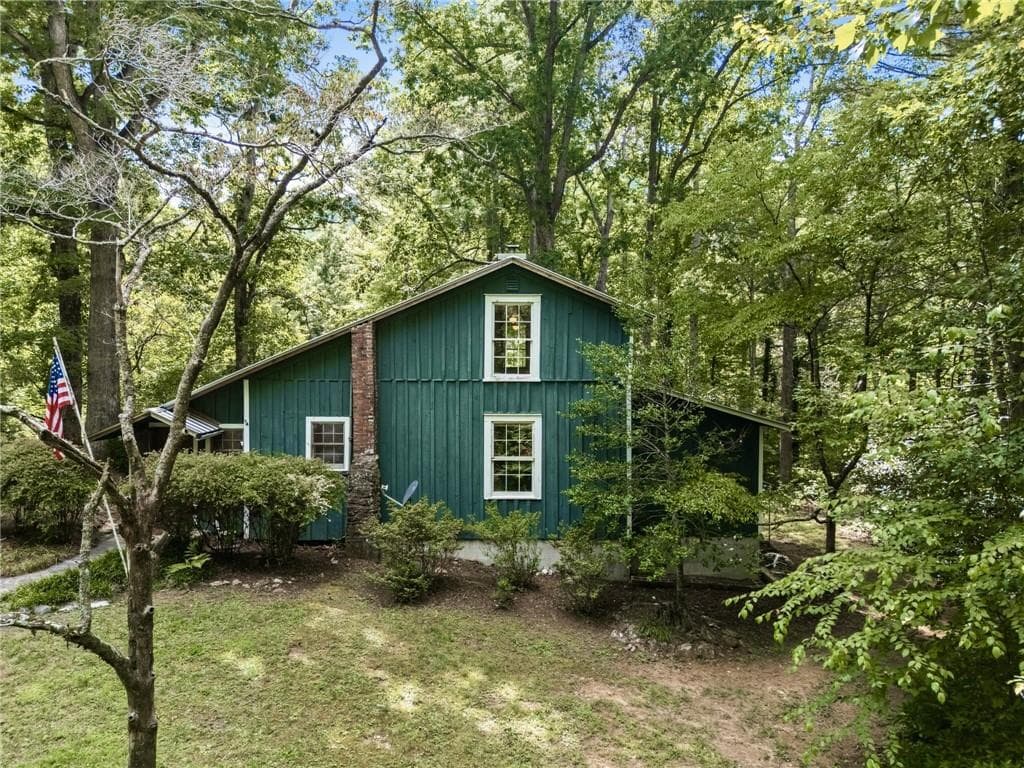 4 bedroom, 4 bathroom, 2,594 sq ft single family residence for sale at 31 Bear Creek Lane, Clayton, GA 30525 — photo 2