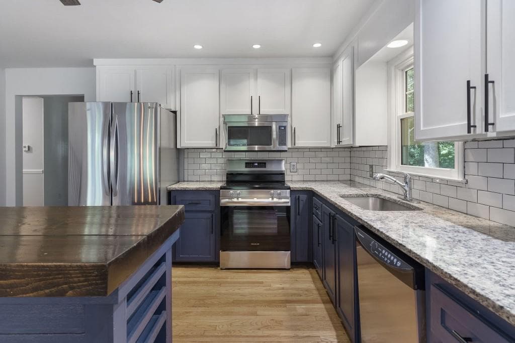 6 bedroom, 4 bathroom, 2,300 sq ft single family residence for sale at 109 Toonigh Court, Woodstock, GA 30188 — photo 7