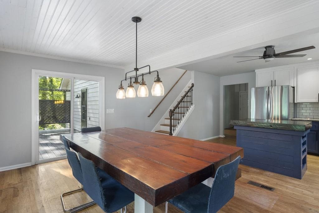 6 bedroom, 4 bathroom, 2,300 sq ft single family residence for sale at 109 Toonigh Court, Woodstock, GA 30188 — photo 8