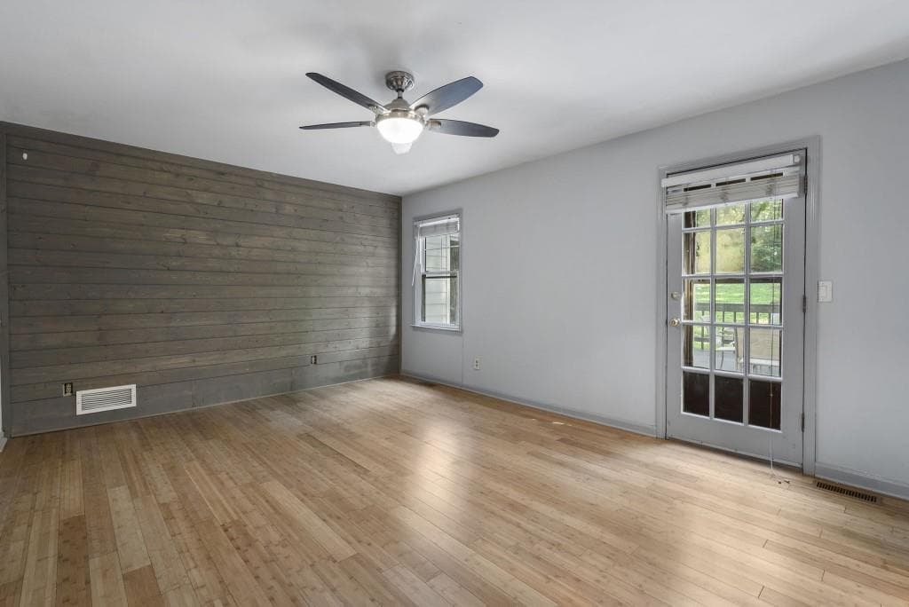 6 bedroom, 4 bathroom, 2,300 sq ft single family residence for sale at 109 Toonigh Court, Woodstock, GA 30188 — photo 9