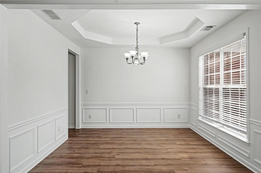4 bedroom, 3 bathroom, 2,309 sq ft single family residence for rent at 8330 Grenadier Trail, Suwanee, GA 30024 for $2,850 a month — photo 4