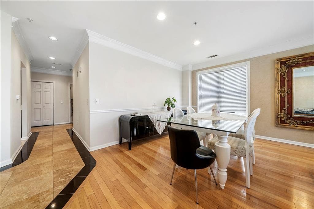 3 bedroom, 2 bathroom, 3,308 sq ft condominium for sale at 3334 Peachtree Road 112, Atlanta, GA 30326 — photo 5