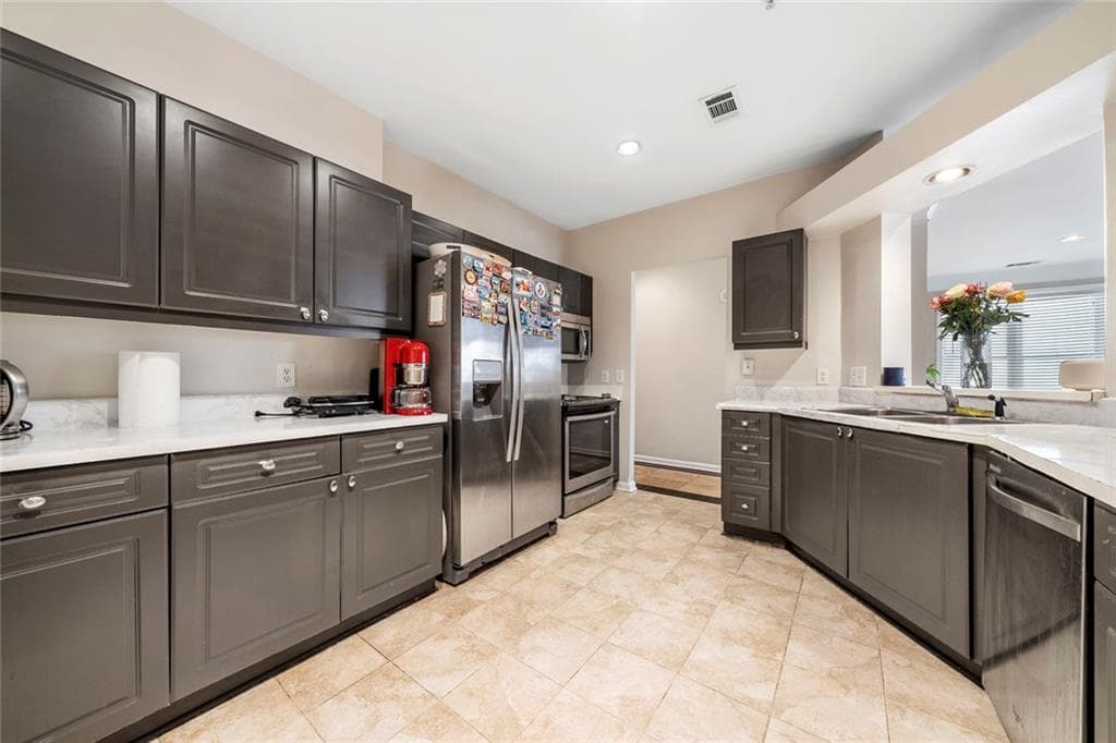 3 bedroom, 2 bathroom, 3,308 sq ft condominium for sale at 3334 Peachtree Road 112, Atlanta, GA 30326 — photo 9