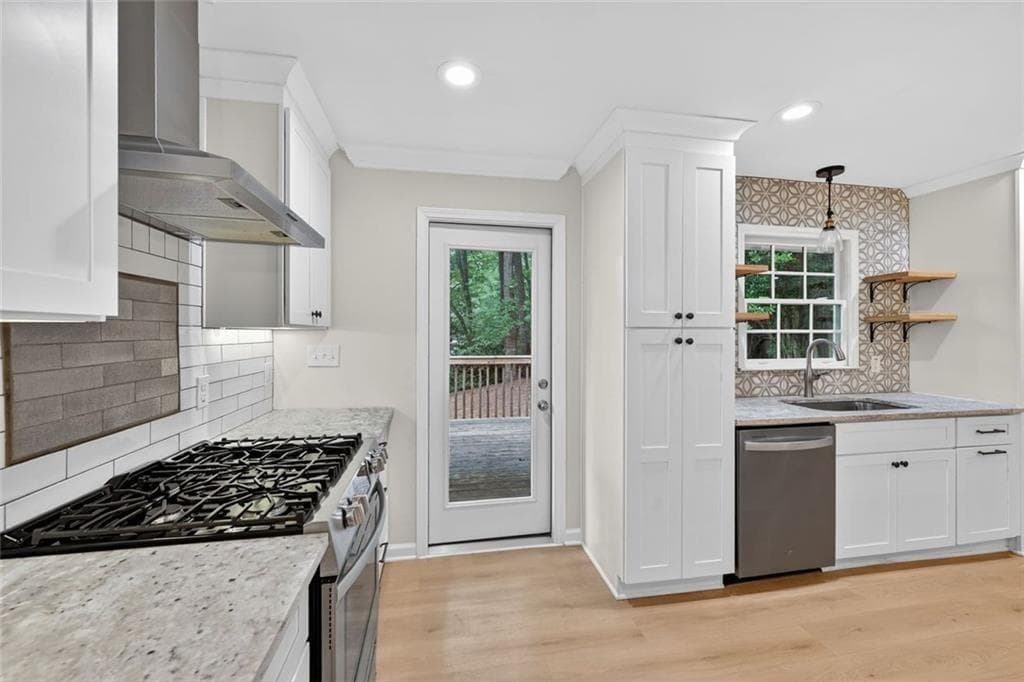 4 bedroom, 3 bathroom, 2,150 sq ft single family residence for sale at 2037 Longview Way, Chamblee, GA 30341 — photo 3