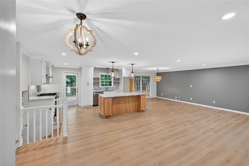4 bedroom, 3 bathroom, 2,150 sq ft single family residence for sale at 2037 Longview Way, Chamblee, GA 30341 — photo 4