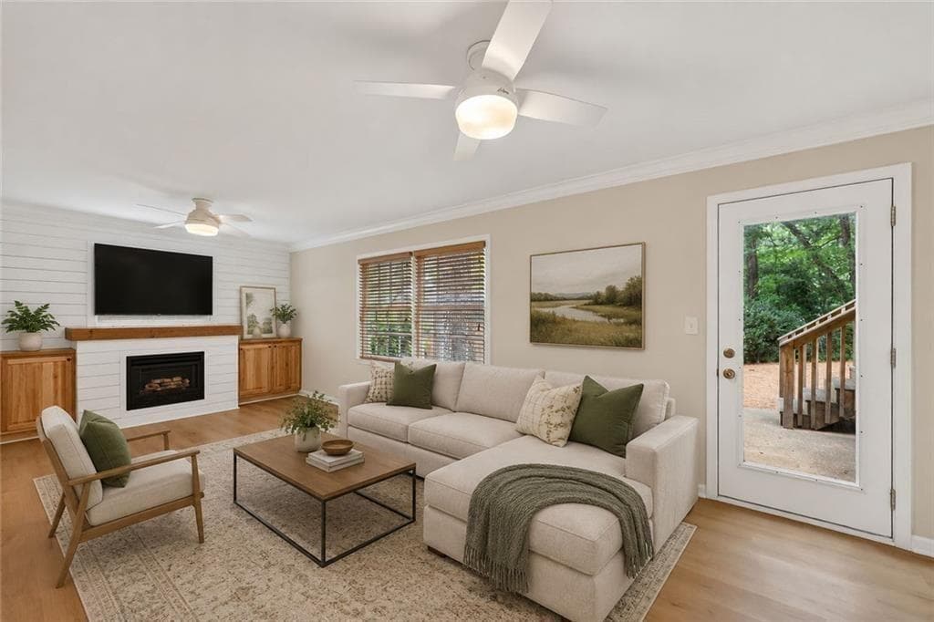 4 bedroom, 3 bathroom, 2,150 sq ft single family residence for sale at 2037 Longview Way, Chamblee, GA 30341 — photo 7