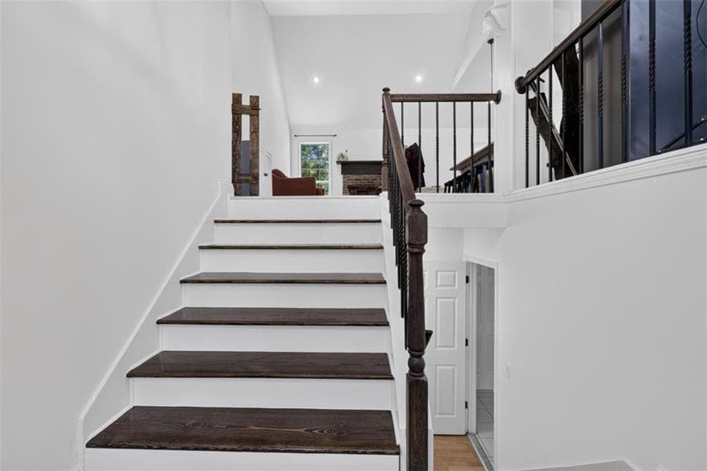 4 bedroom, 3 bathroom, 2,008 sq ft single family residence under contract at 4911 Baker Ridge Place, Acworth, GA 30101 — photo 2