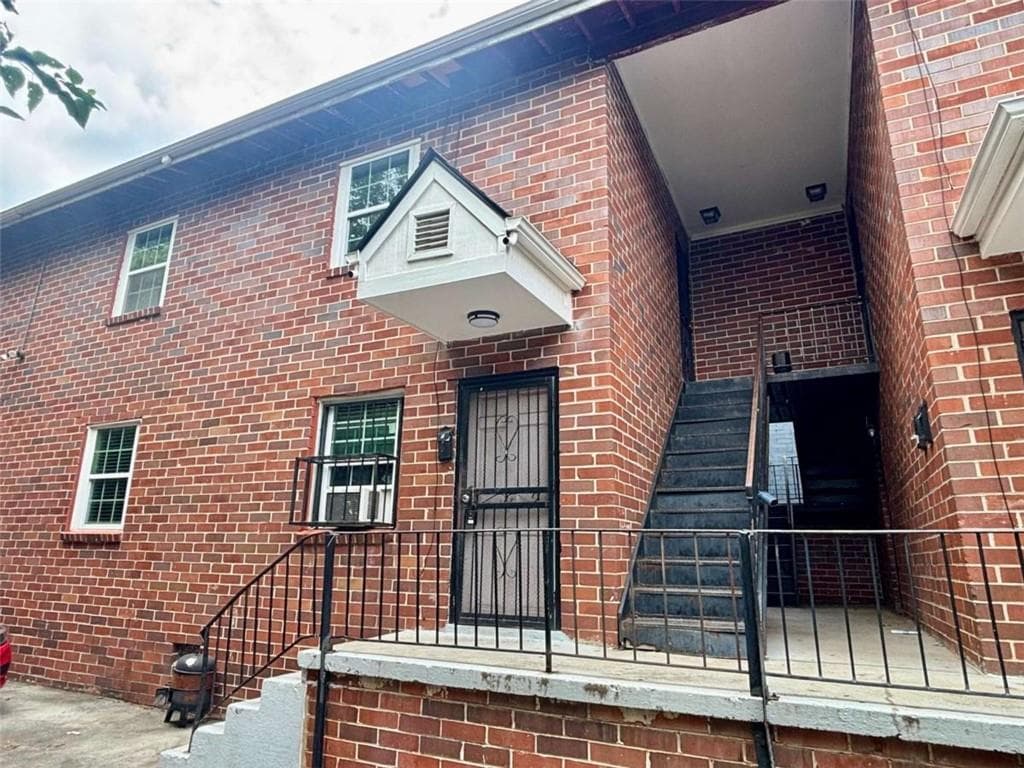 2 bedroom, 1 bathroom, 650 sq ft apartment for rent at 1048 Washington Street 6, Atlanta, GA 30315 for $1,045 a month