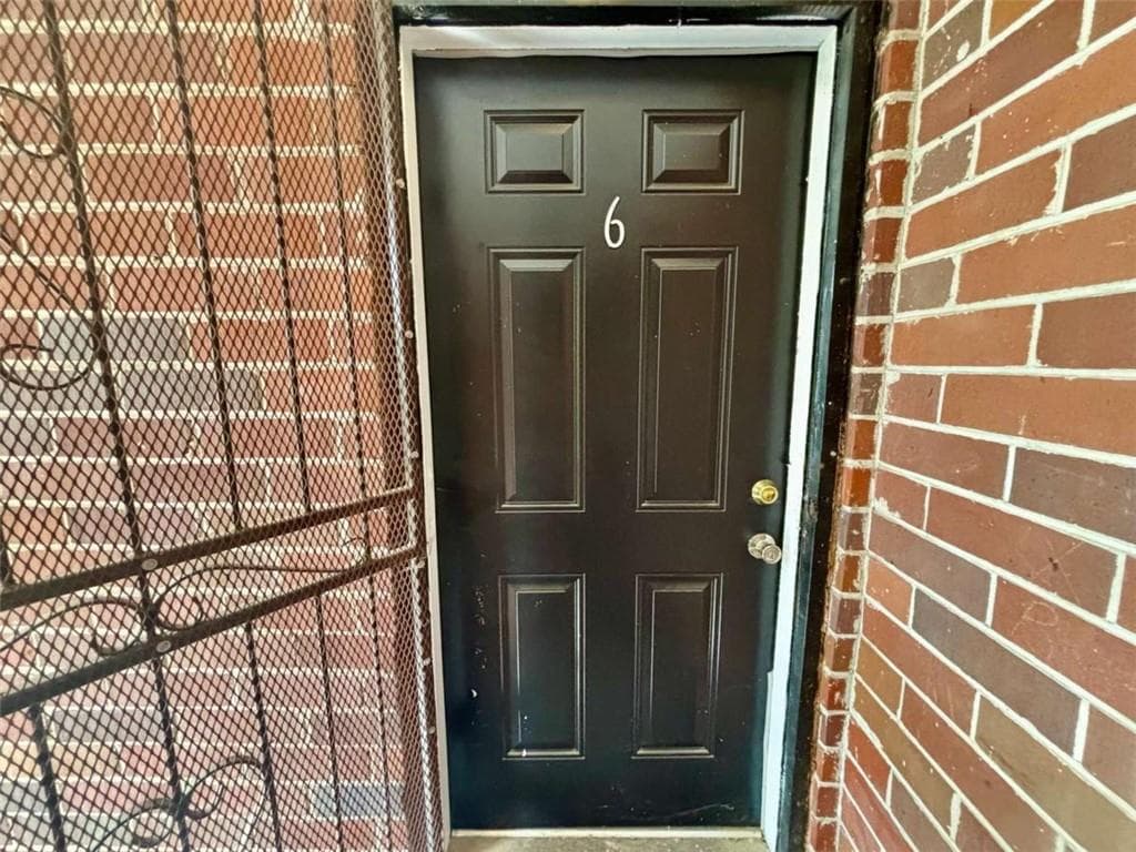 2 bedroom, 1 bathroom, 650 sq ft apartment for rent at 1048 Washington Street 6, Atlanta, GA 30315 for $1,045 a month — photo 2