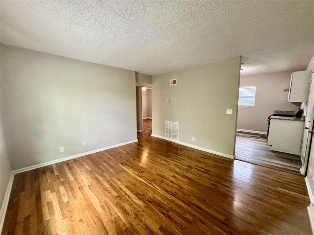 2 bedroom, 1 bathroom, 650 sq ft apartment for rent at 1048 Washington Street 6, Atlanta, GA 30315 for $1,045 a month — photo 5