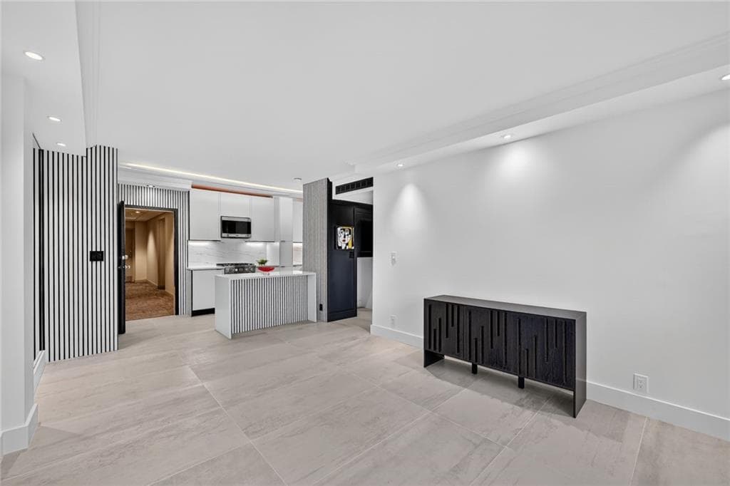 1 bedroom, 1 bathroom, 667 sq ft condominium for rent at 2285 Peachtree Road 706, Atlanta, GA 30309 for $2,000 a month — photo 5