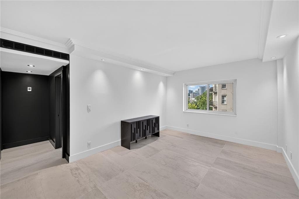 1 bedroom, 1 bathroom, 667 sq ft condominium for rent at 2285 Peachtree Road 706, Atlanta, GA 30309 for $2,000 a month — photo 3