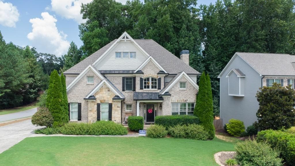 4 bedroom, 4 bathroom, 3,334 sq ft single family residence for sale at 6905 Concord Brook Lane, Cumming, GA 30028 — photo 2