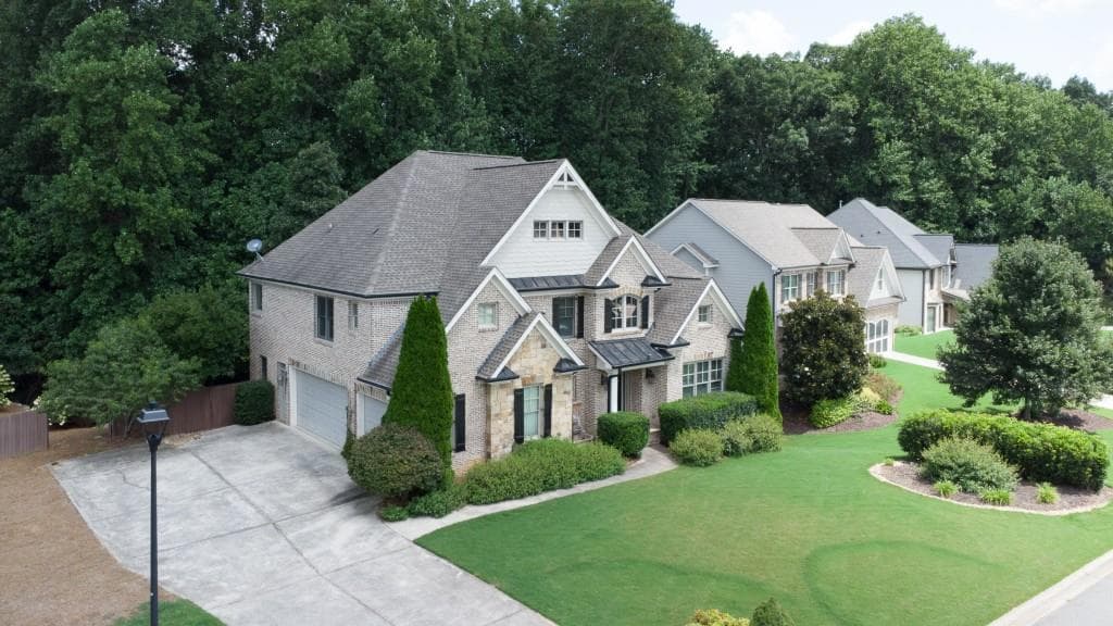 4 bedroom, 4 bathroom, 3,334 sq ft single family residence for sale at 6905 Concord Brook Lane, Cumming, GA 30028 — photo 3