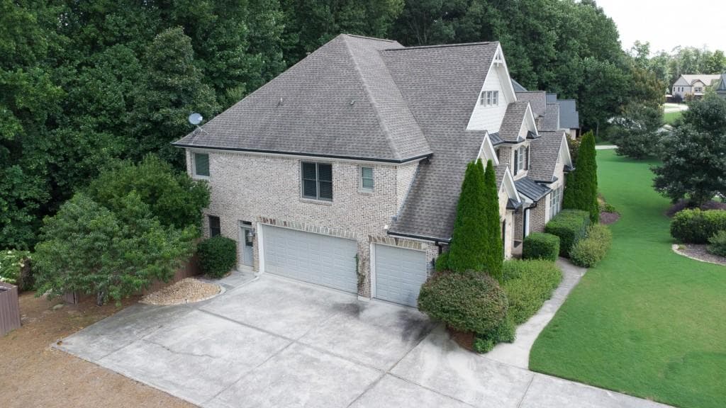 4 bedroom, 4 bathroom, 3,334 sq ft single family residence for sale at 6905 Concord Brook Lane, Cumming, GA 30028 — photo 4
