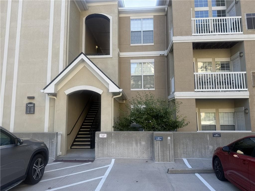 2 bedroom, 2 bathroom, 1,222 sq ft condominium for rent at 3302 Westchester Ridge, Atlanta, GA 30329 for $2,415 a month — photo 1 of 29