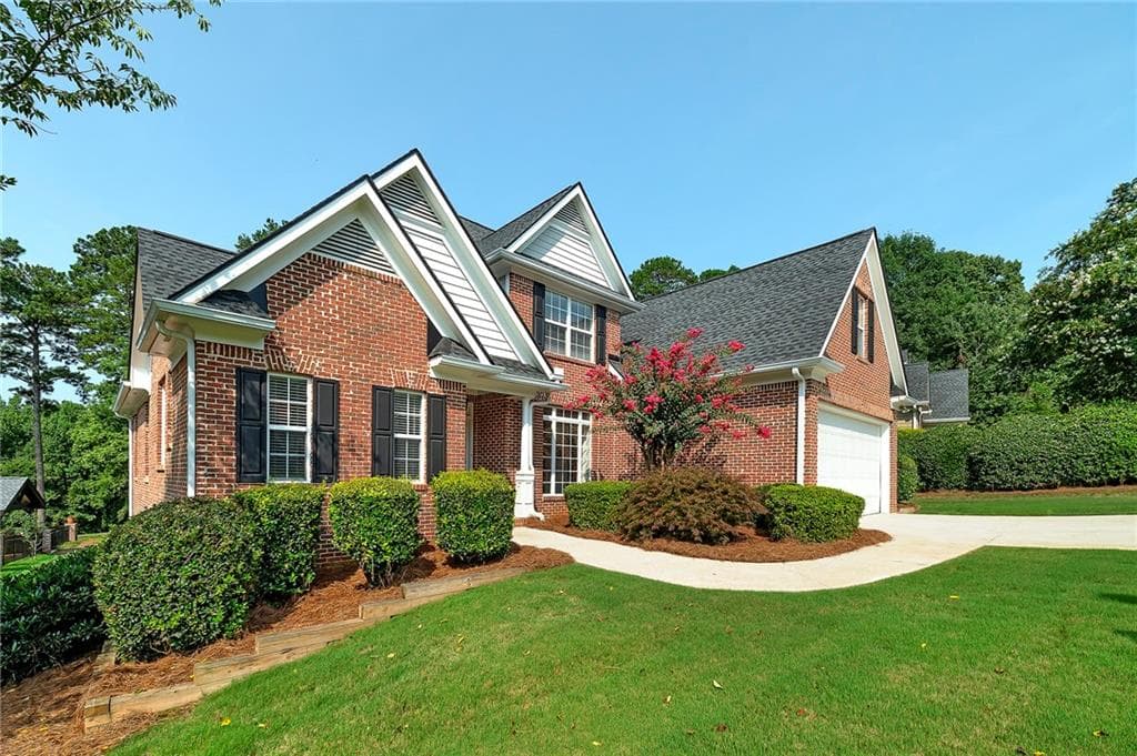 6 bedroom, 5 bathroom, 4,688 sq ft single family residence for sale at 10146 Azalea Drive, Covington, GA 30014 — photo 3