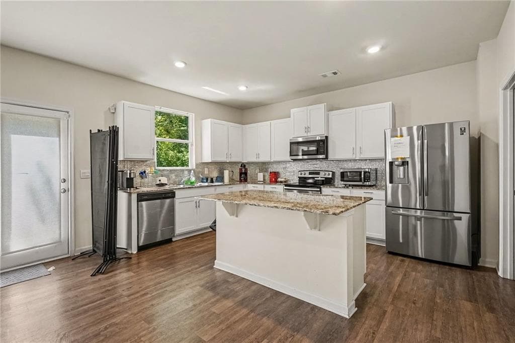 5 bedroom, 3 bathroom, 2,787 sq ft single family residence for sale at 477 Starbuck Parkway, Pendergrass, GA 30567 — photo 5