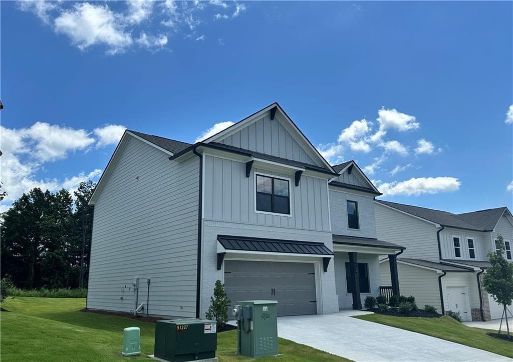 5 bedroom, 3 bathroom, 2,535 sq ft single family residence for sale at 232 Wingate Drive, Winder, GA 30680 — photo 2
