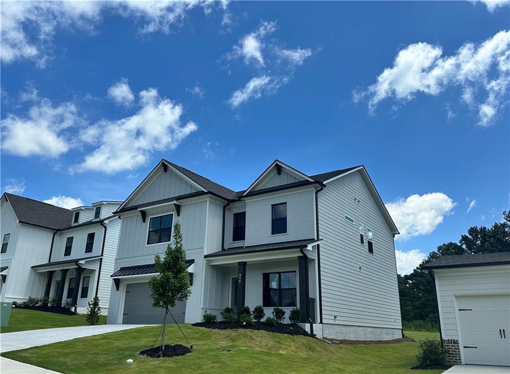 5 bedroom, 3 bathroom, 2,535 sq ft single family residence for sale at 232 Wingate Drive, Winder, GA 30680 — photo 3