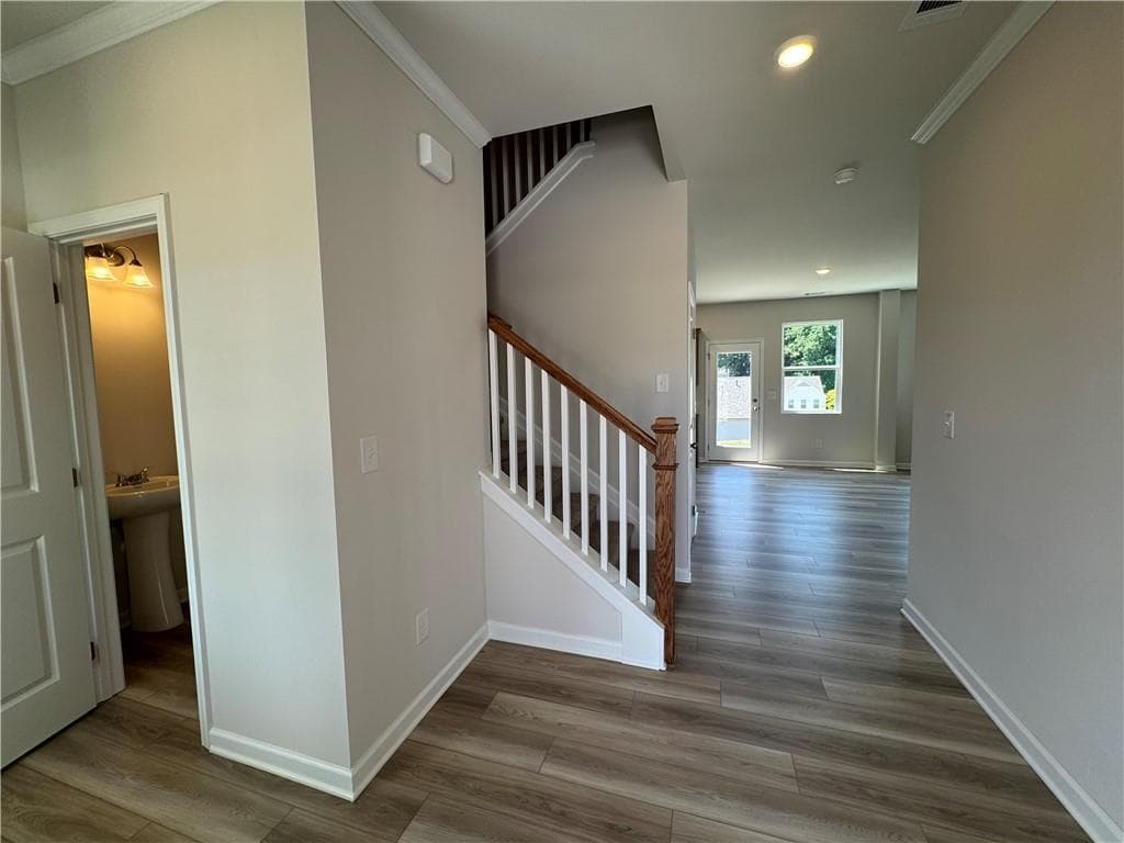 4 bedroom, 3 bathroom, 1,714 sq ft single family residence under contract at 825 Oakmont Trace, Canton, GA 30114 — photo 4