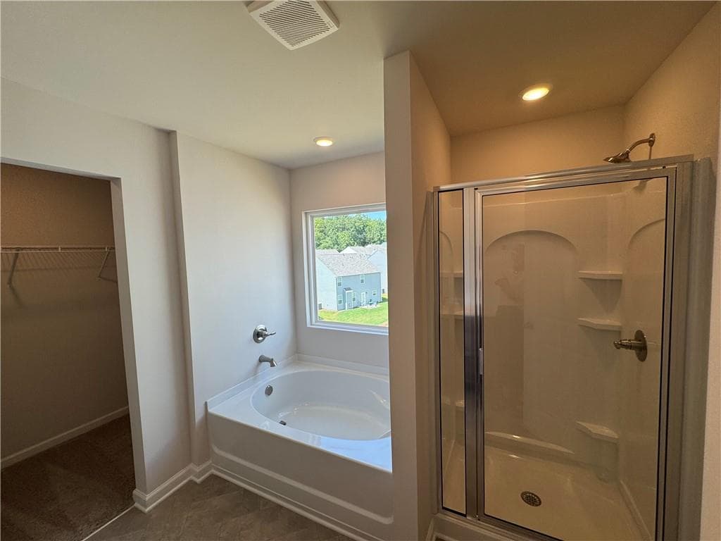 4 bedroom, 3 bathroom, 1,714 sq ft single family residence under contract at 825 Oakmont Trace, Canton, GA 30114 — photo 8