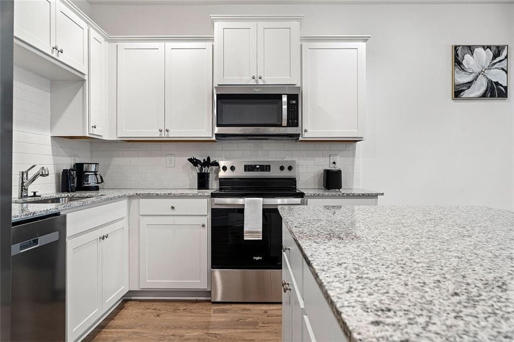 3 bedroom, 3 bathroom, 1,418 sq ft townhouse for rent at 1396 Sweetshrub Place, Atlanta, GA 30318 for $2,500 a month — photo 3